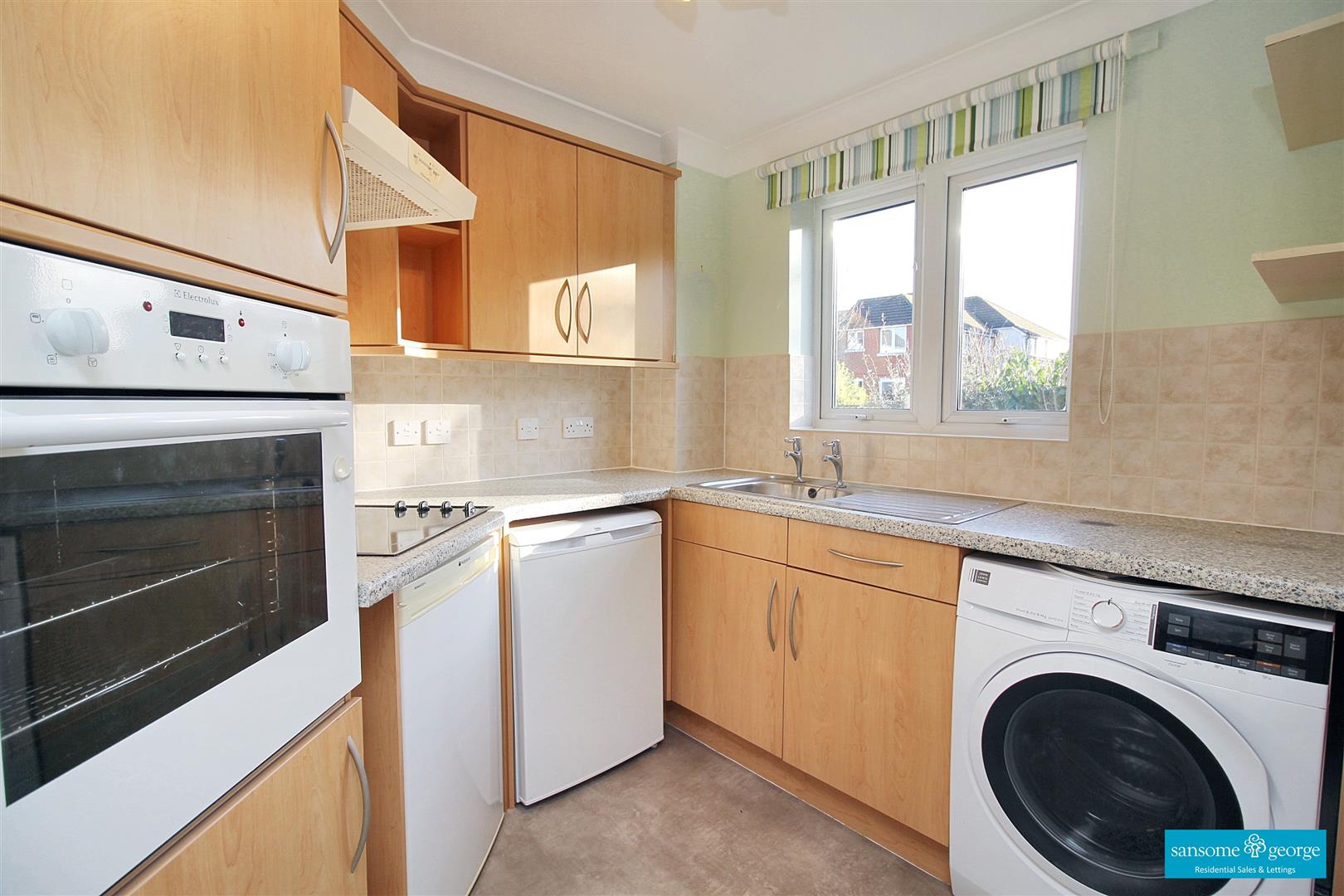 1 bed property in Chieveley Close, Tilehurst